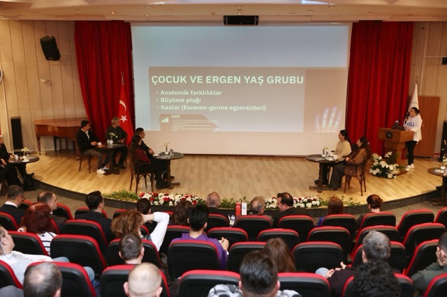 DEÜ'deki Bilim Kafe Sohbetlerinde sporun fiziksel ve zihinsel faydaları vurgulandı