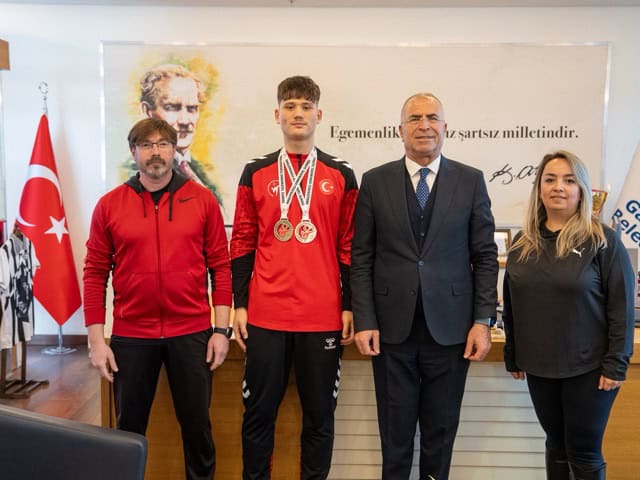 Gaziemirli genç sporcu, Türkiye şampiyonasında madalya kazandı. Başarıyla taekwondo kariyerine devam.