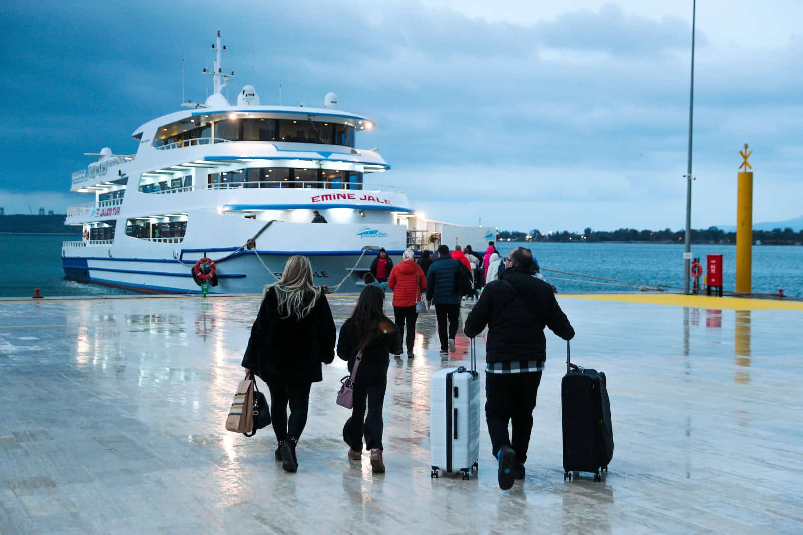 Aliaport Aliağa Deniz Yolcu İskelesi'nden İlk Seferle Tarihi Adım Atıldı