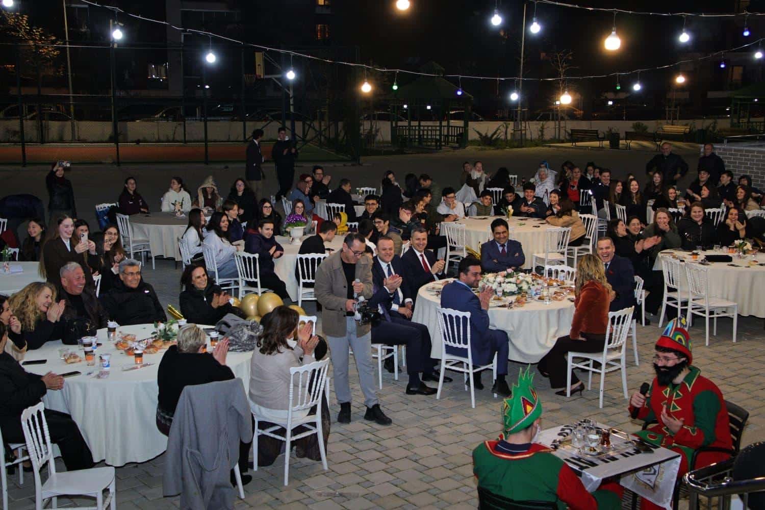 Karşıyaka Alev Alatlı Anadolu Lisesinde Ramazan Ayında Birlik ve Dayanışma İftarı Düzenlendi