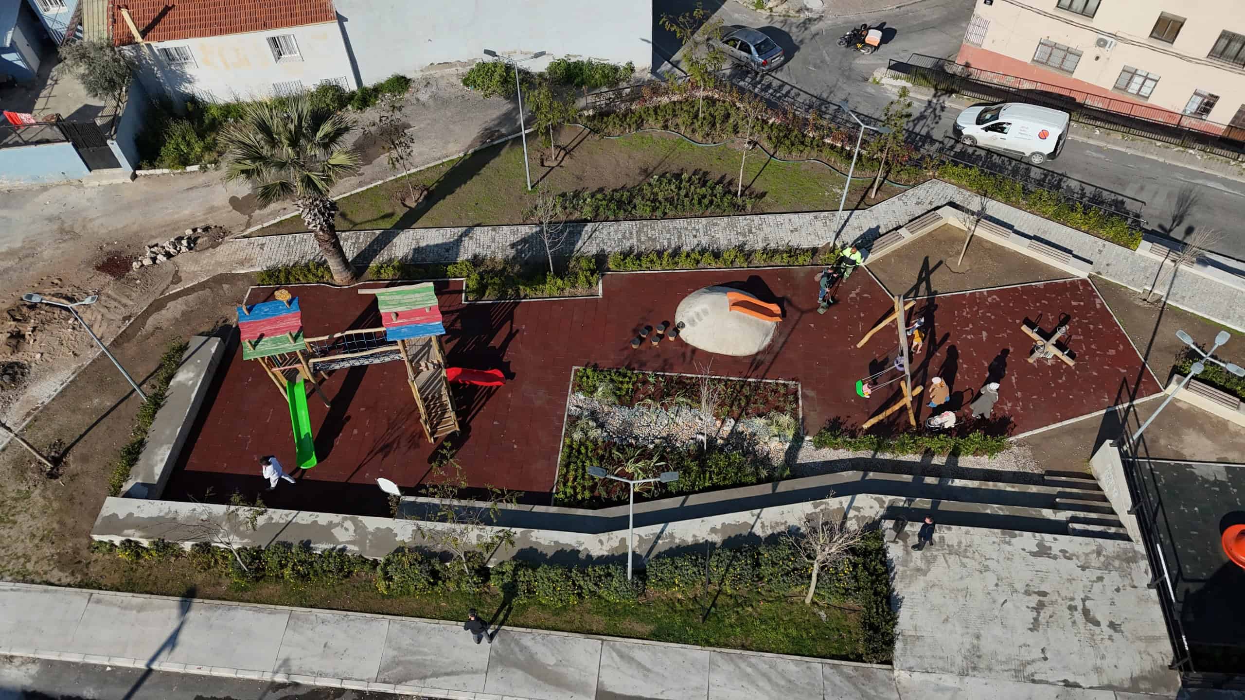 Konak Narin Parkı’nda Çevreci Yağmur Bahçesi Uygulaması Hayata Geçti