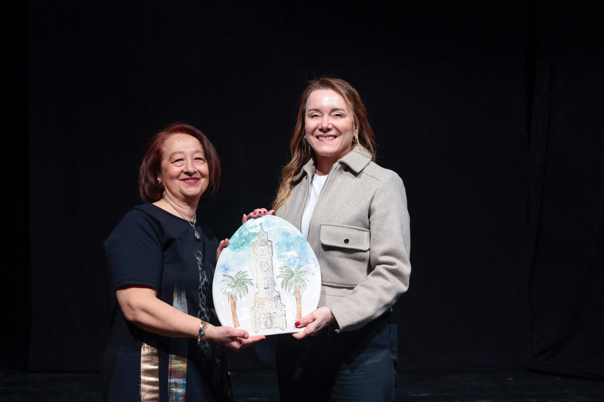 Konak’ta Yaşlılara Saygı Haftası Etkinliğinde Yaşlıların Dinamik Katılımı Dikkat Çekti