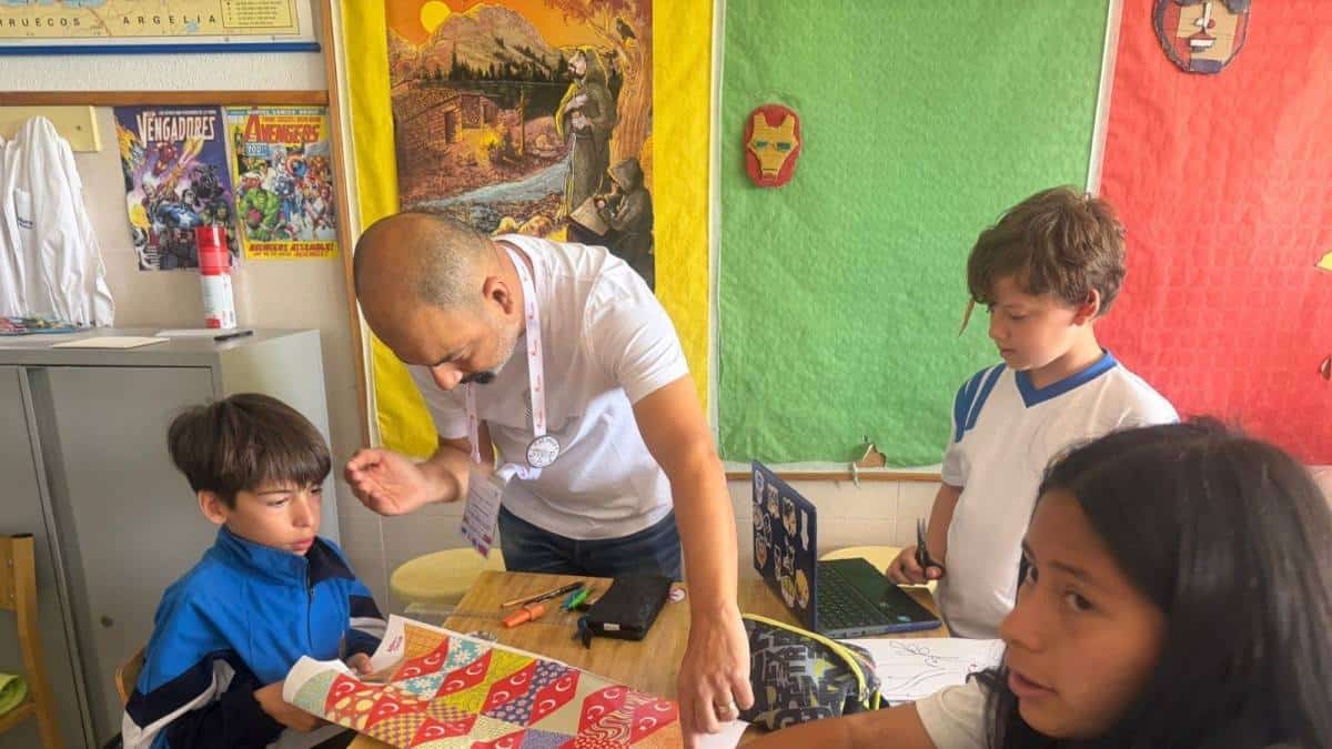 İzmirli Öğrenciler 23 Nisan Coşkusunu Avrupa’daki Etkinliklerle Kutladı