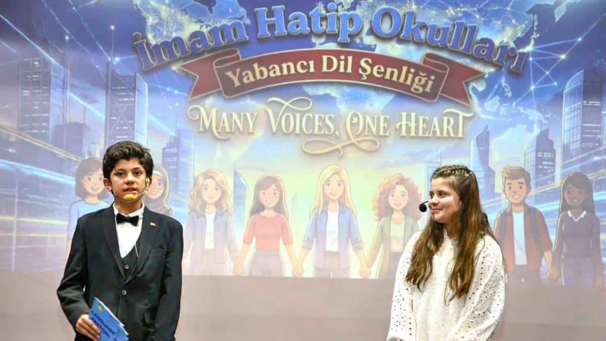 İmam Hatip Okulları Yabancı Dil Şenliği Şehit Erol Olçok Lisesinde Düzenlendi