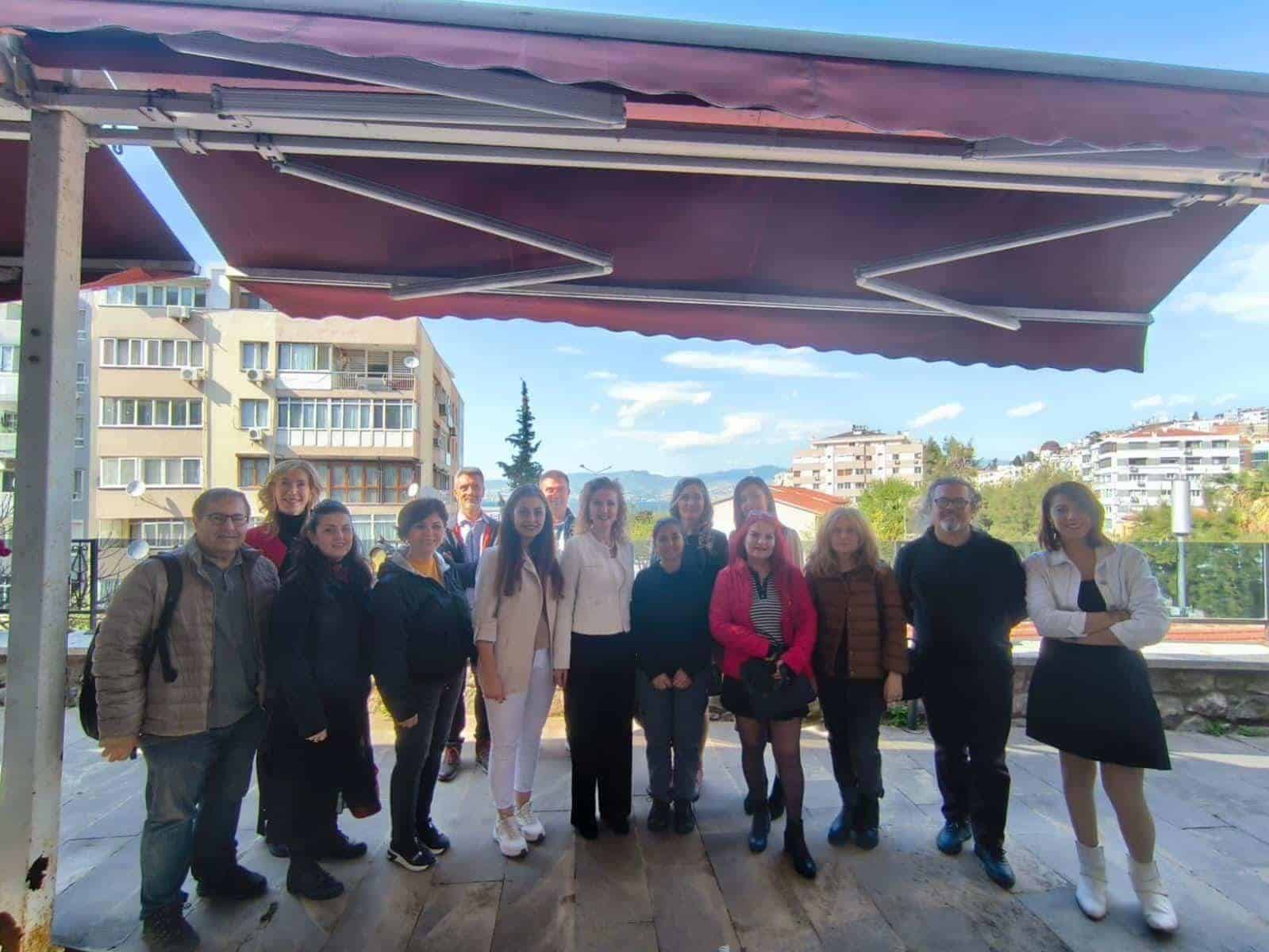 İzmir Öğretmen Akademileri’nde Edebiyat, Kültür, Felsefe ve Müzik Alanlarında Haftalık Etkinlikler Düzenlendi