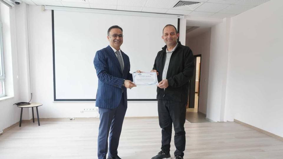 İzmir’de 50 Matematik Öğretmeni Bilim Olimpiyatları Danışmanlık Sertifikasını Aldı