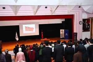 İzmir’de Halisdemir Meclis Simülasyonu Gençleri Demokrasiyle Buluşturdu