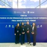 İzmirli Öğrenciler TÜBİTAK 2204 Türkiye Finallerinde Bilimsel Çalışmalarıyla Dikkat Çekti