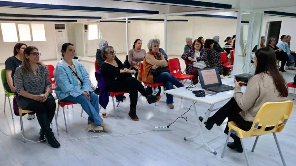Konak Belediyesi'nde Ailelere Yönelik Bağımlılıkla Mücadele Eğitimleri Sürdürülüyor