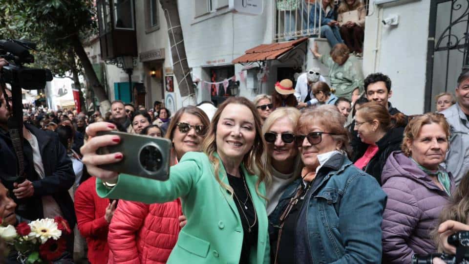 Konak’ta Dario Moreno Sokak Şenliği İzmir’de Nostalji ve Birliktelik Rüzgarı Estirdi