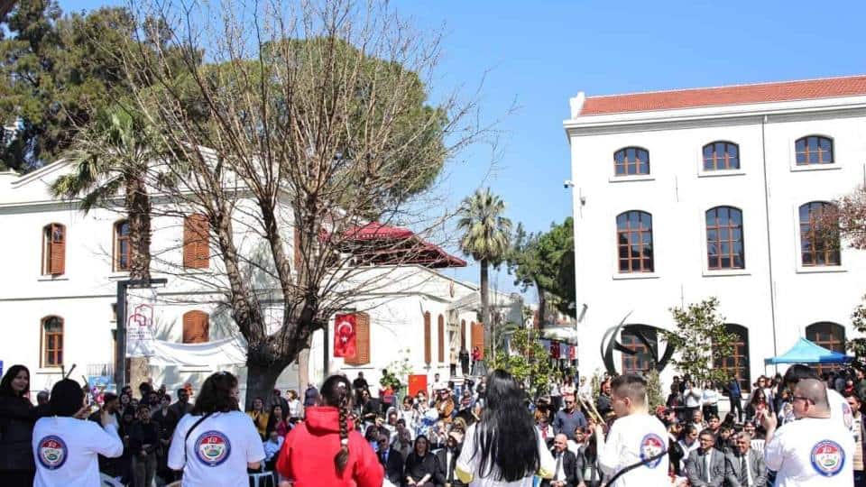 İzmir’de Otizm Şenliği Farkındalık ve Katılımla Renkli Görüntülere Sahne Oldu