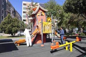 Konak Belediyesi, Parklarda Yaz Öncesi Temizlik ve Bakım Çalışmalarını Sürdürüyor